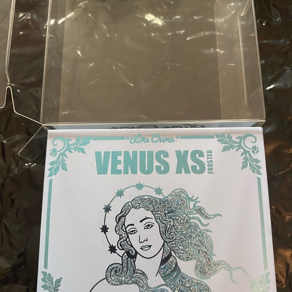 BNIB- Lime Crime Venus XS Frosted Eyeshadow Quad - Picture 2 of 3